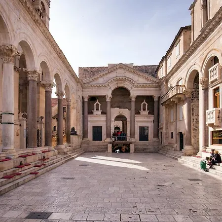 Floor Luxury * Split