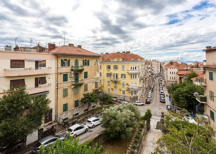 Floor Luxury Lägenhet *