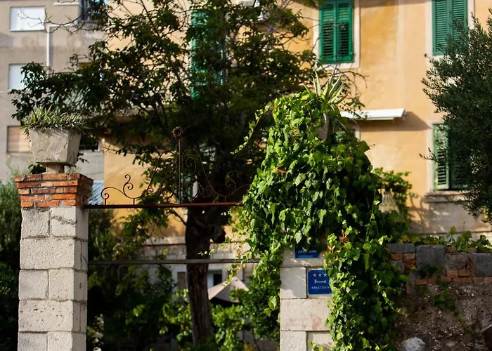 Floor Luxury * Split