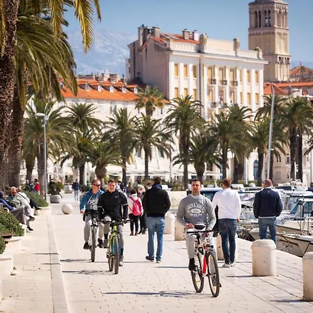 Apartament Floor Luxury Split